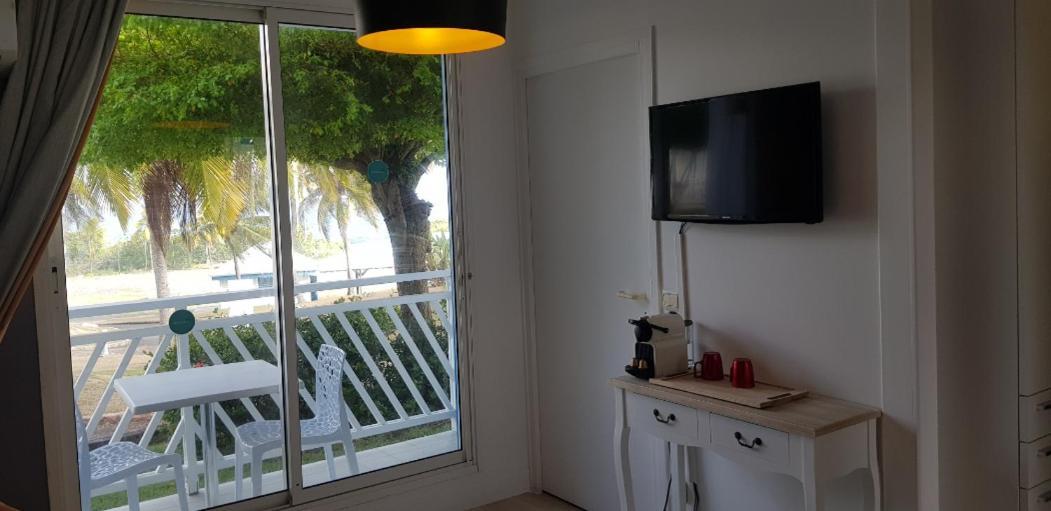 Romantique Et Bel Appartement En Bord De La Mer, Piscine Surveillee Et Belle Plage A 50M Saint-Francois  Exterior foto